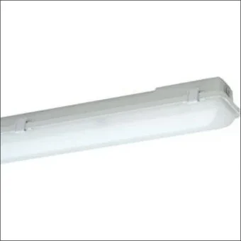 SCHUCH 163020019 Decken-/Wandleuchte 1572 mm