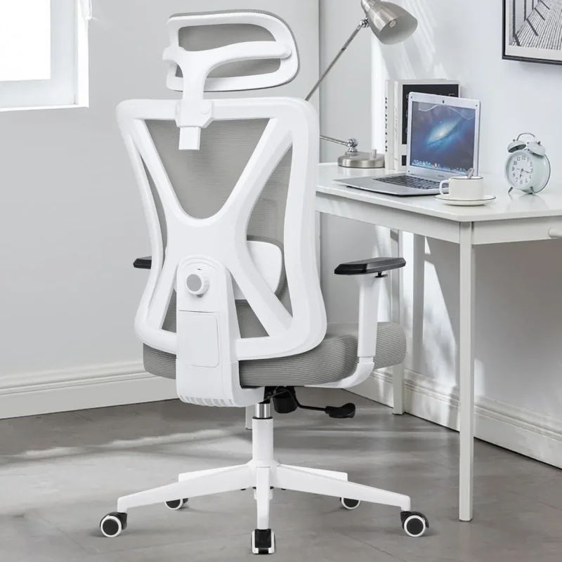 Ergonomischer Bürostuhl mit verstellbarer Kopfstütze und