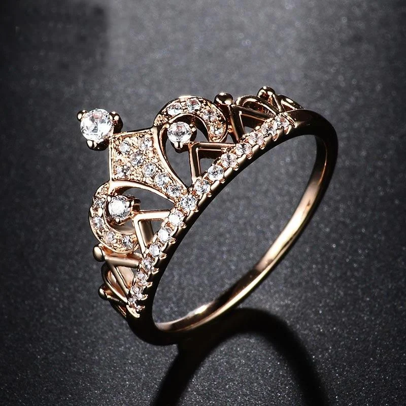Eleganter Zirkonia-Ring in Kronenform | GlanzKraft